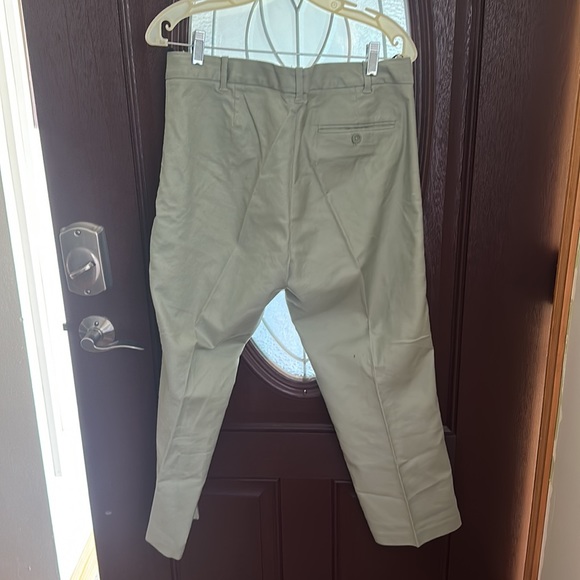 Mint green gap capris - Picture 3 of 3